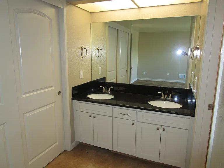 135 Donnas Ln — Photo 10