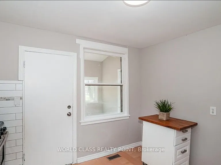 1 McIntosh St — Photo 13