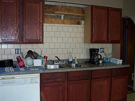 5th image of 202 E Arthur St