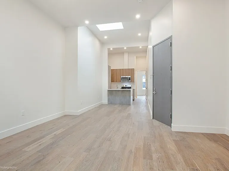 190 Wyckoff Ave #3R — Photo 1