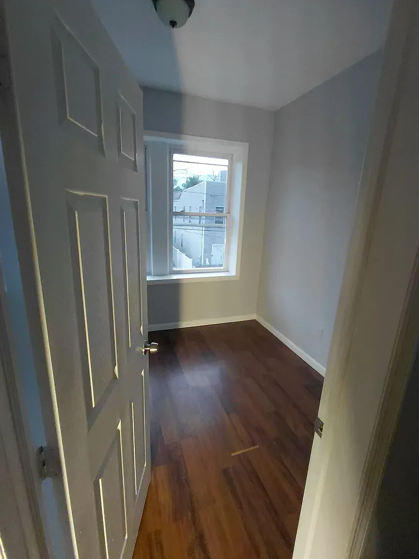 3 bed, $1,850 — Photo 4