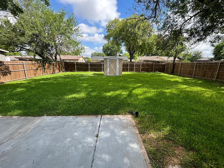1009 Foxe Basin Dr — Photo 17