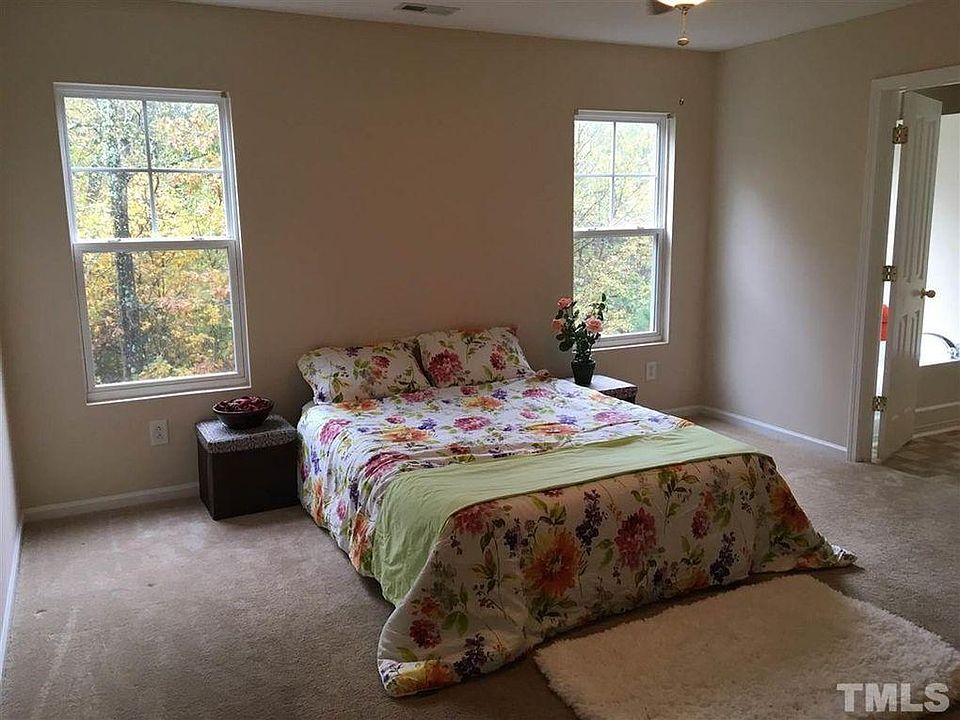 1st image of 406 Ganyard Farm Way
