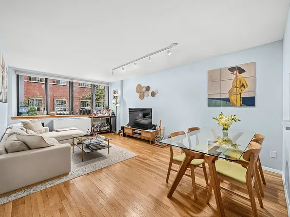 414 W 54th St APT 2C, New York, NY 10019