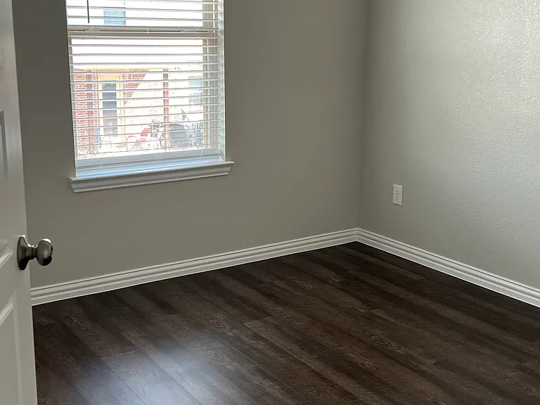 4904 Villas Dr #4904 — Photo 8