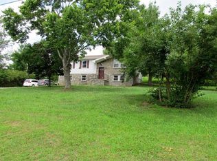 101 Goldenhead Dr, Berea, KY 40403