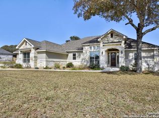 137 Bucks Ln, La Vernia, TX 78121
