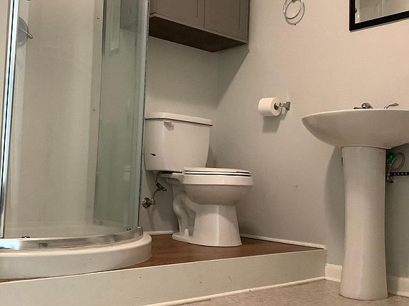 4th image of 10235 Cal Rd