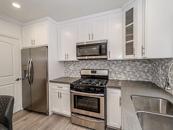 5th image of 7207 S La Cienega Blvd #7209