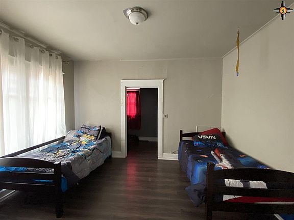 2nd image of 422 Ross St
