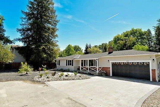 2nd image of 41 Sierra Ln
