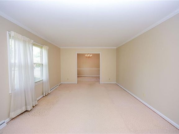 4th image of 2901 Northampton Dr