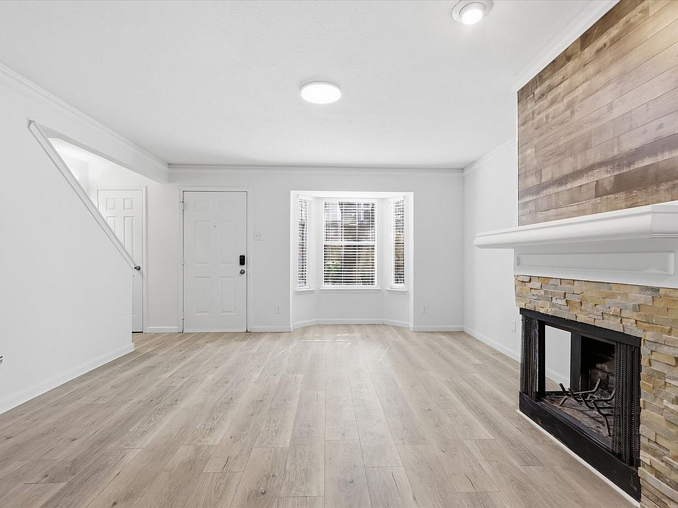 1st image of 8750 Park Ln APT 111