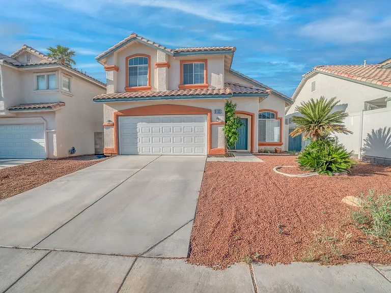 8133 Kentshire Dr — Photo 2