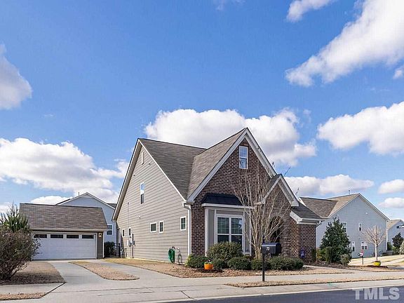 2nd image of 73 Heathwood Dr