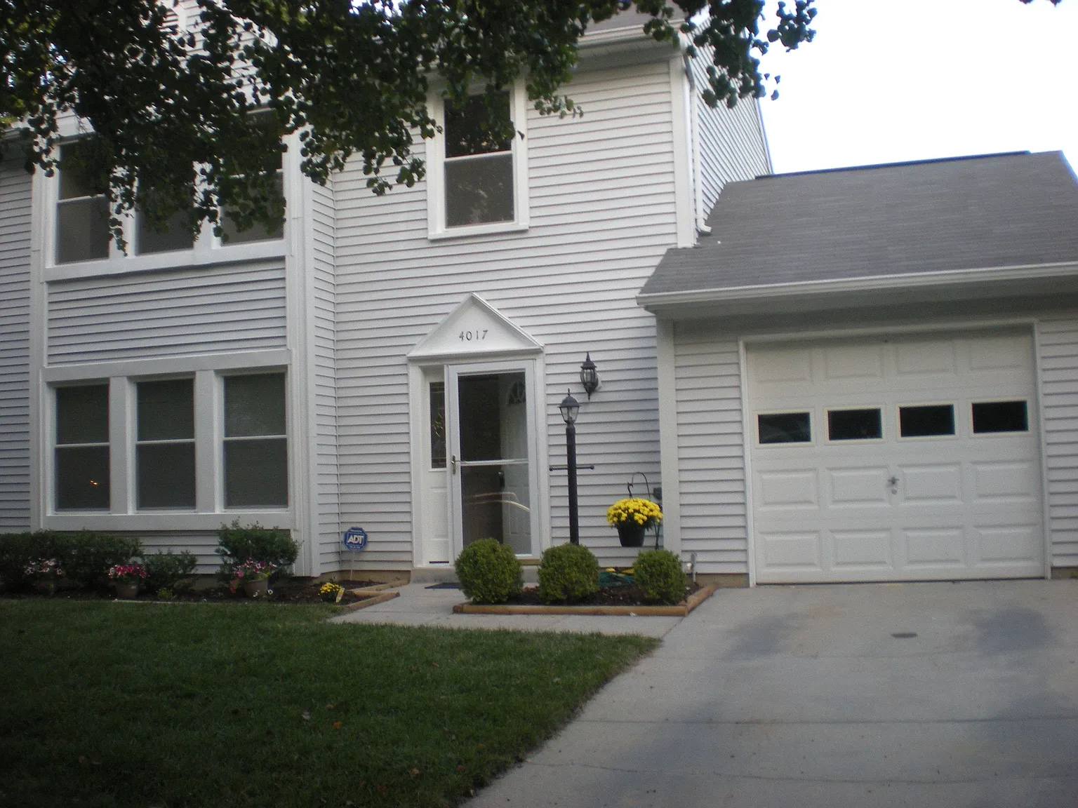 4017 Blackbird Ct photo 1