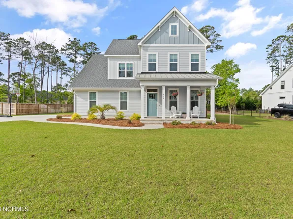 484 Crown Pointe Drive, Hampstead, NC 28443