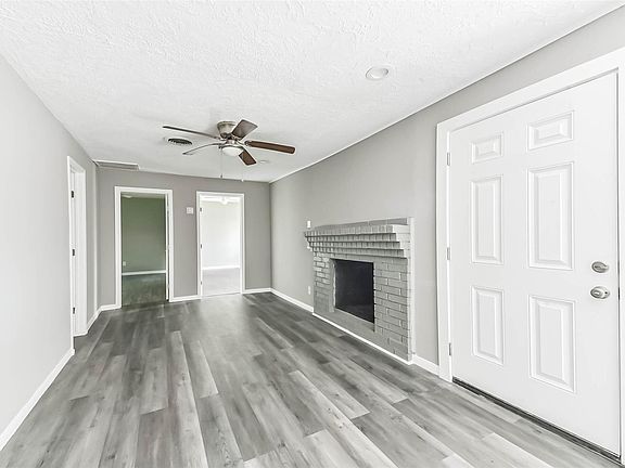 5th image of 14249 Brownsville St
