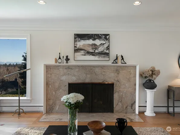 2214 E Crescent Drive, Seattle, WA 98112