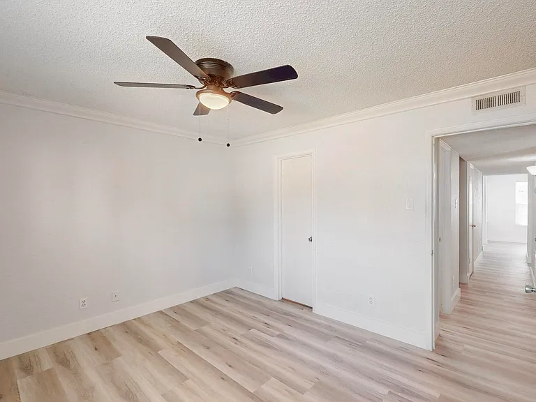 846 Creekside Dr — Photo 17