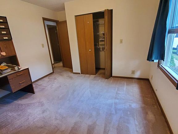 5th image of 225 Gill Ave