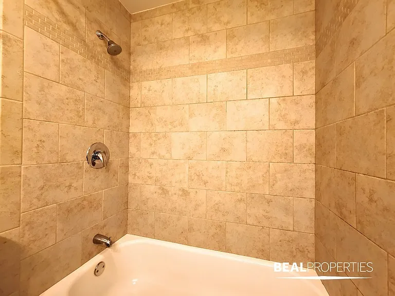 555 W Arlington Pl #503 — Photo 12