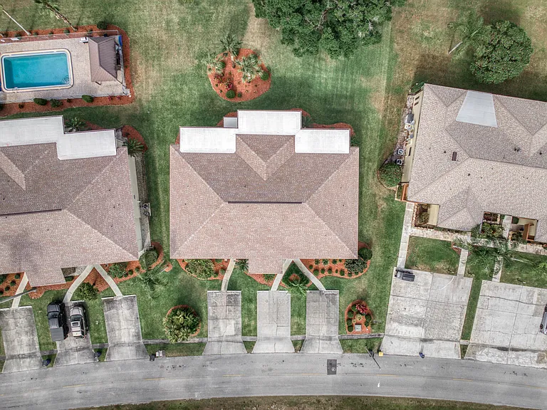 3833 Edgewater Dr — Photo 50