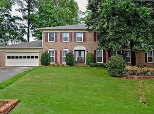 2646 Stonehenge Ct, Dunwoody, GA 30360