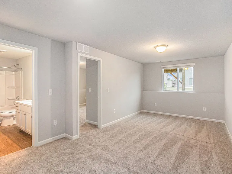 7669 Courtyard Pl — Photo 13