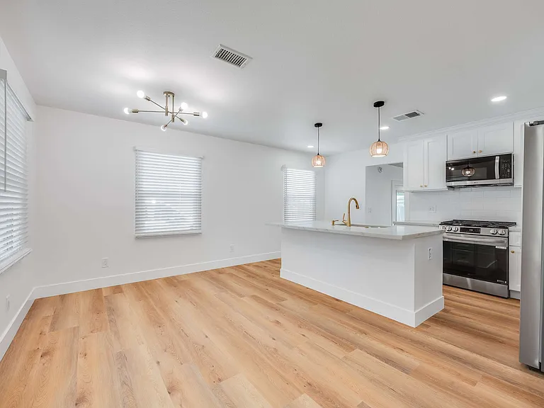 4342 Arabella St — Photo 11