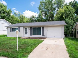 4028 W Hillmont Rd, Peoria, IL 61615