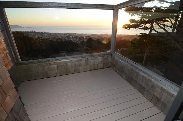 Beachview Ave — Photo 1