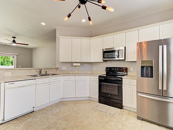 4th image of 9404 Night Harbor Dr