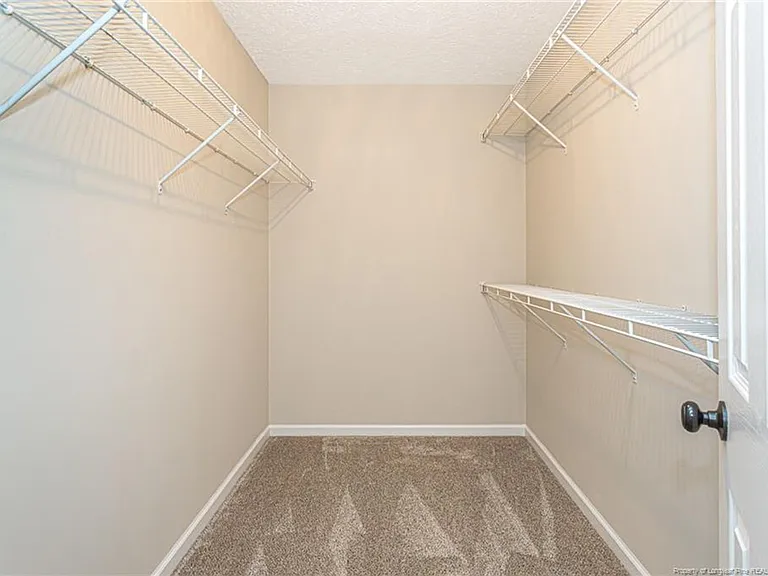402 Roundtree Dr — Photo 22
