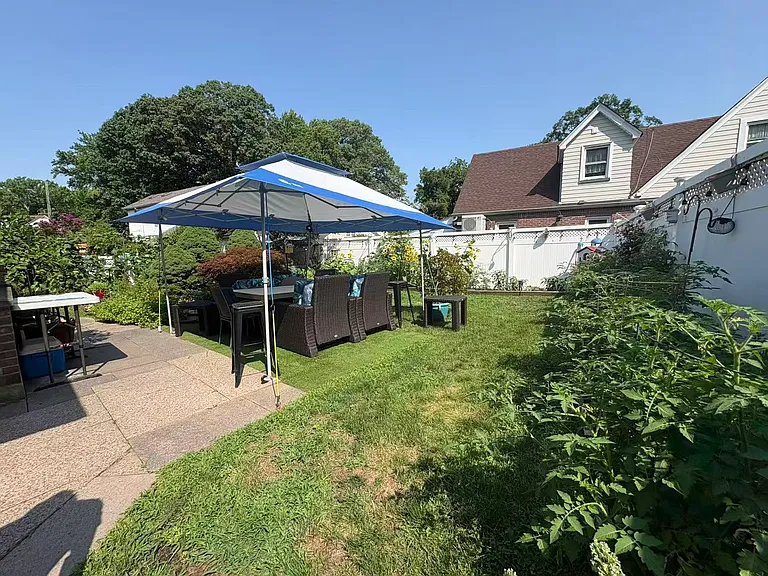 8692 Marengo St — Photo 14