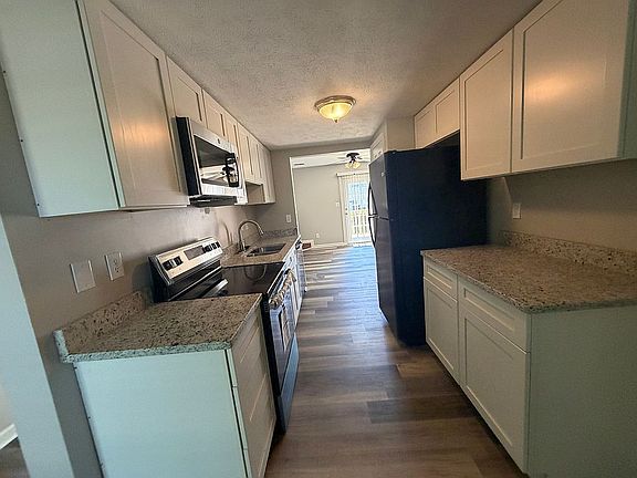 3rd image of 2806 Kasey Ct