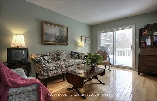 6 bed, $2,800 — Photo 2