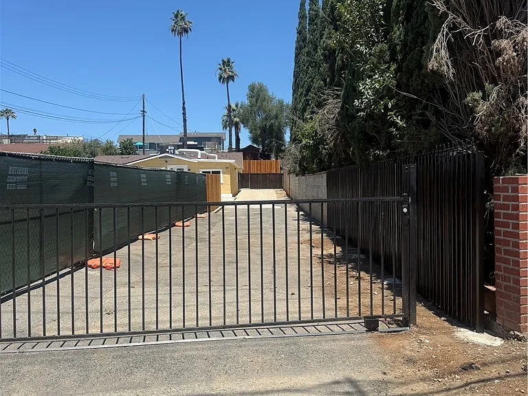 10337 Mull Ave — Photo 29