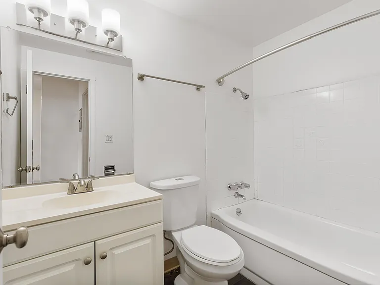 Rucker Court Apartments — Photo 5