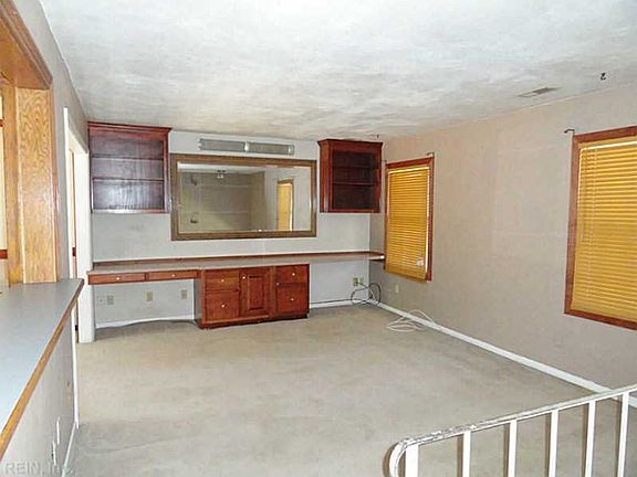 Up Living Room w Cabinets