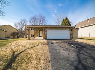 345 Oakwood Dr, Shoreview, MN 55126