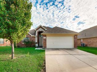 1339 Clearwater Dr, Grand Prairie, TX 75052