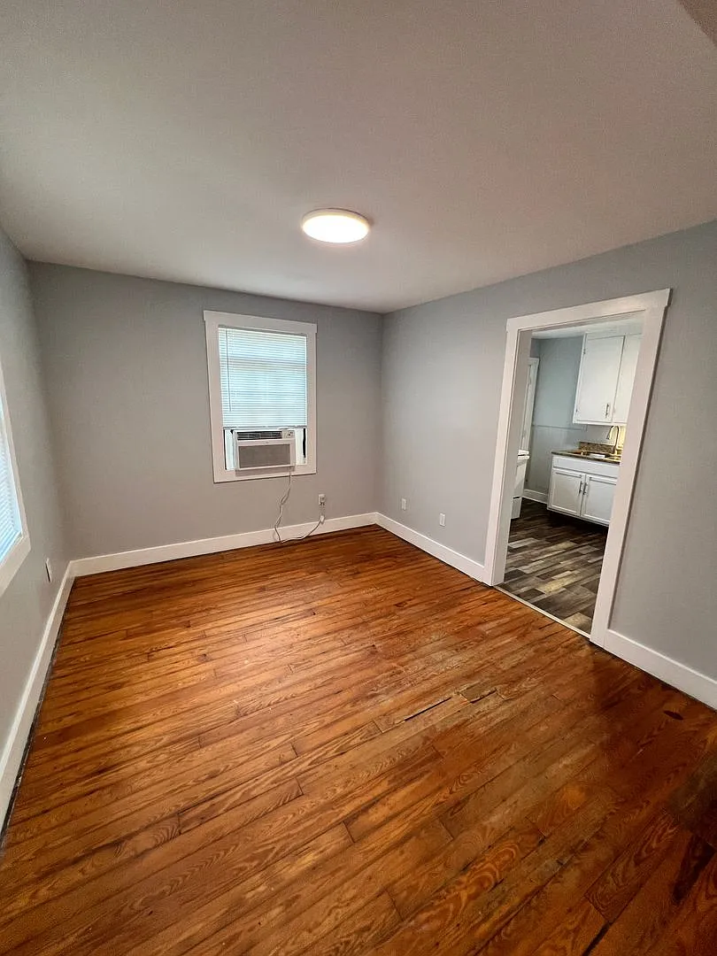 1103 Berry Street — Photo 3