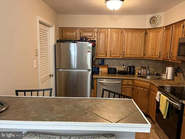 2 bed, 2.0 bath, 1180 sqft, $2,200 — Photo 4