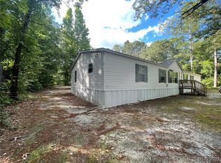 422 Maysville Ln, Tar Heel, NC 28392