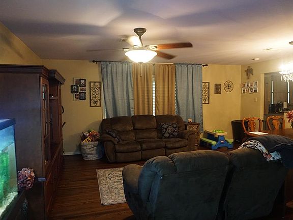 3rd image of 2421 Marguerite St