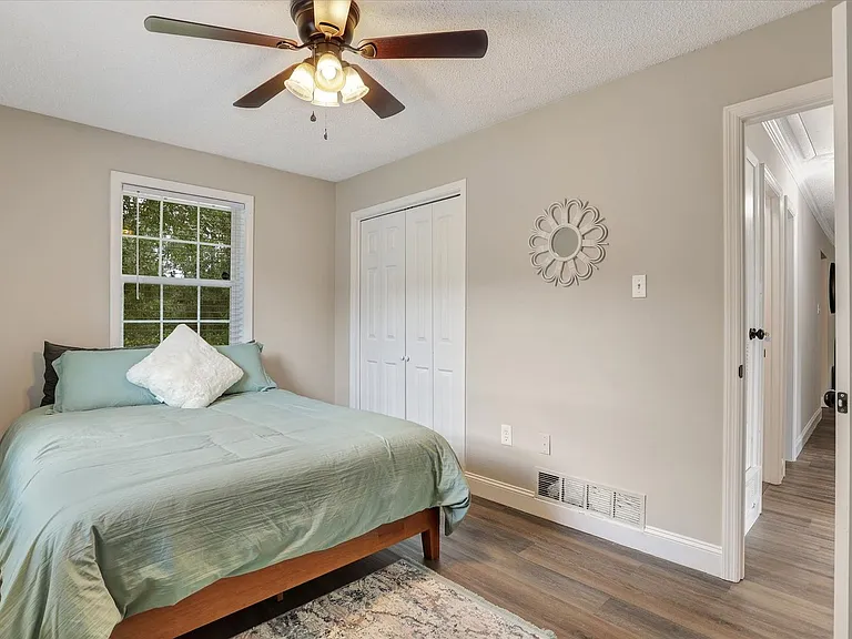 720 Dixon St — Photo 29