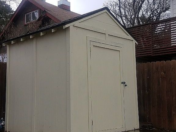 5th image of 220 SE High St