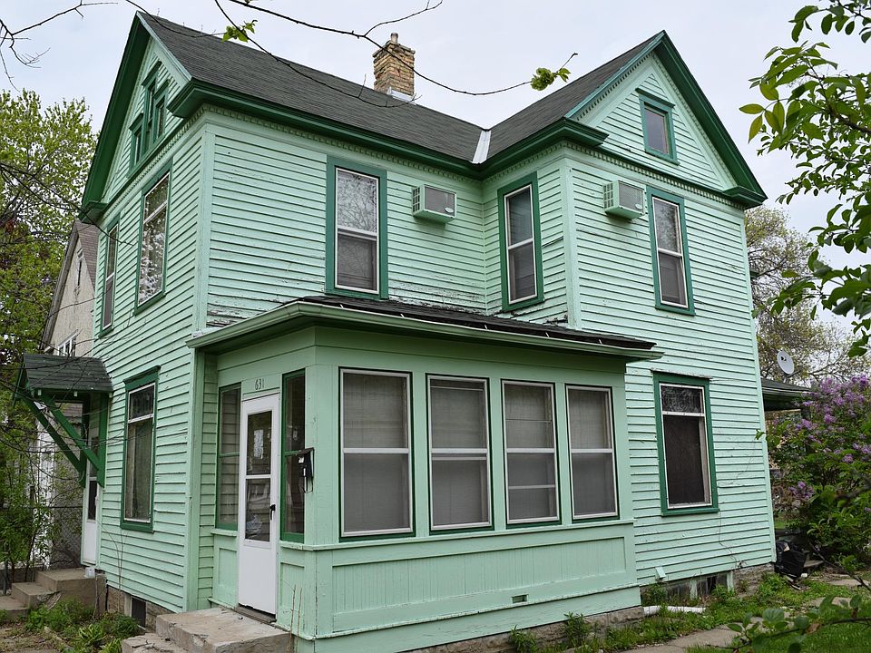 1st image of 632 Erie St SE
