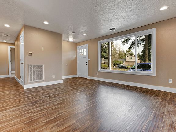 5th image of 12722 106th Avenue Ct E